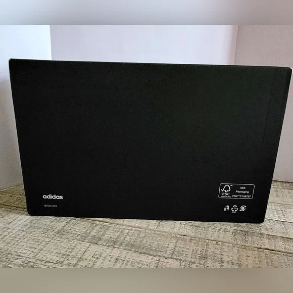 Adidas Women's Pink and White Sneakers - Picture 11 of 11